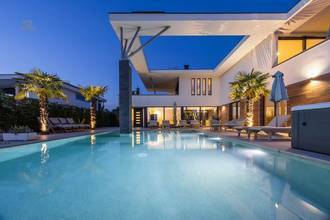 Thumbnail von Villa moderna con piscina e vista mare