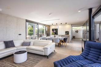 Thumbnail von Villa moderna con piscina e vista mare