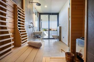 Thumbnail von Villa moderna con piscina e vista mare