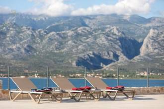 Thumbnail von Modern lüks villa havuz ve deniz manzarasıyla