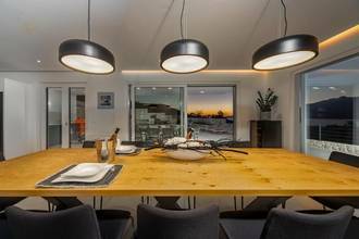 Thumbnail von Modern lüks villa havuz ve deniz manzarasıyla