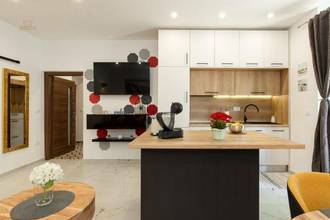 Thumbnail von Wohnung mit Meerblick in historischer Villa nahe dem Meer