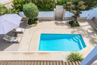 Thumbnail von Villa mit hochwertiger Ausstattung und Pool und Meerblick