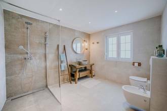 Thumbnail von Mediterranes Haus mit Pool nahe dem Meer