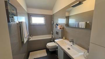 Thumbnail von Appartement mit Meerblick + Studio mit Garten