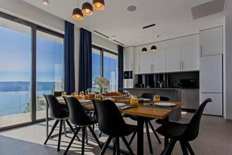 Thumbnail von Villa moderne avec piscine et belle vue sur la mer