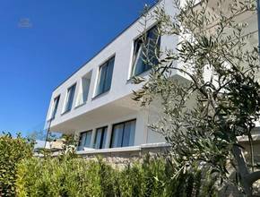 Thumbnail von Villa moderne avec piscine et belle vue sur la mer