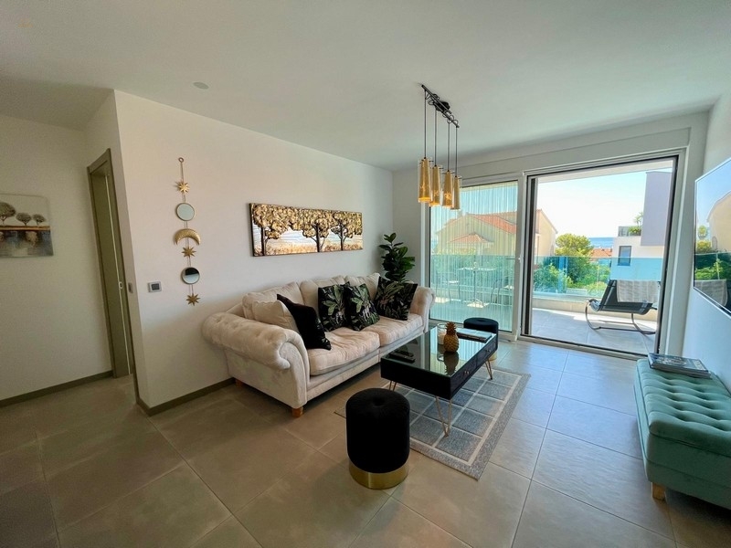 Thumbnail von Moderne Wohnung mit Garten und Swimmingpool