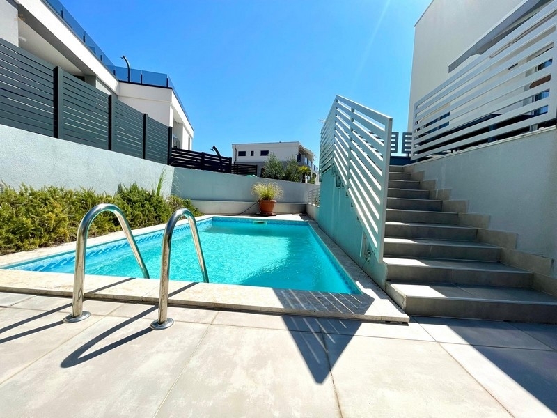 Thumbnail von Moderne Wohnung mit Garten und Swimmingpool