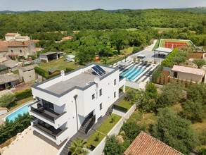 Thumbnail von Moderne Villa mit Swimmingpool und Tennisplatz, Region Porec