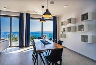 Thumbnail von Moderne Villa mit Swimmingpool und schönem Meerblick