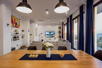 Thumbnail von Moderne Villa mit Swimmingpool und schönem Meerblick