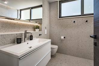 Thumbnail von Moderne Villa mit Swimmingpool und schönem Meerblick