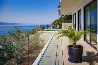 Thumbnail von Moderne Villa mit Swimmingpool und schönem Meerblick