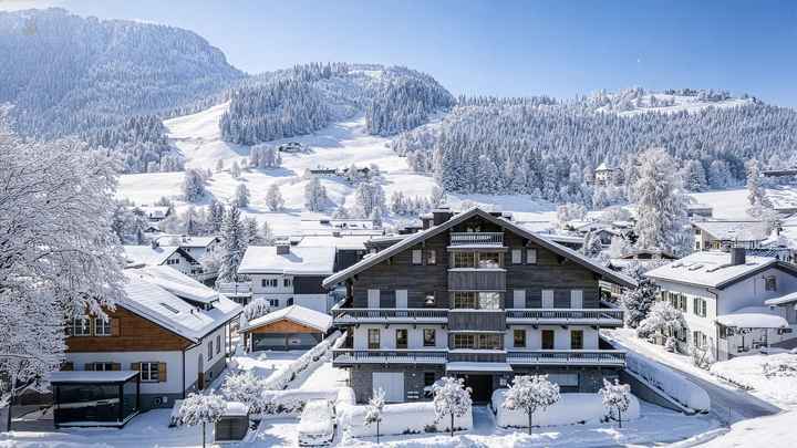 Luxe appartement met zwembad in centrale toplocatie