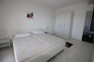 Thumbnail von Familienhaus mit Pool und Blick auf das Meer