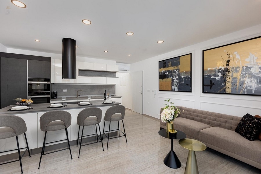 Thumbnail von Modernes Appartement + Studio mit Garten und Pool