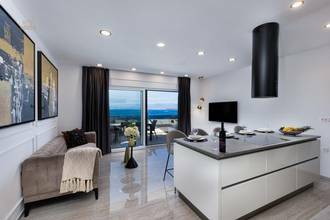 Thumbnail von Modernes Appartement + Studio mit Garten und Pool