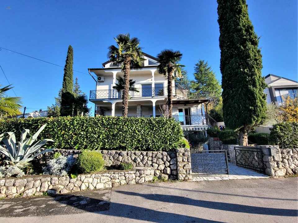 Appartementhaus mit 4 Wohnungen