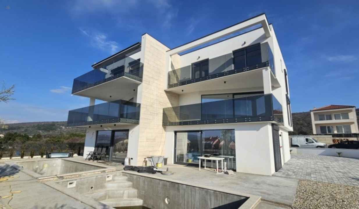 Neues Appartement auf zwei Etagen mit Meerblick