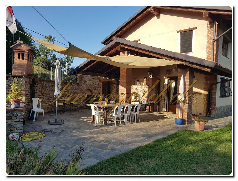 Einzigartiges Landhaus auf eigenem Hügel mit Panoramablick