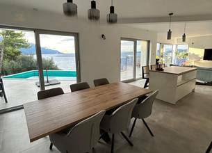 Thumbnail von Moderne Neubau-Villa mit traumhaftem Meerblick, Region Omis