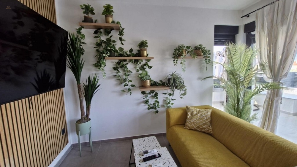 Thumbnail von Erdgeschosswohnung mit Garten und Pool