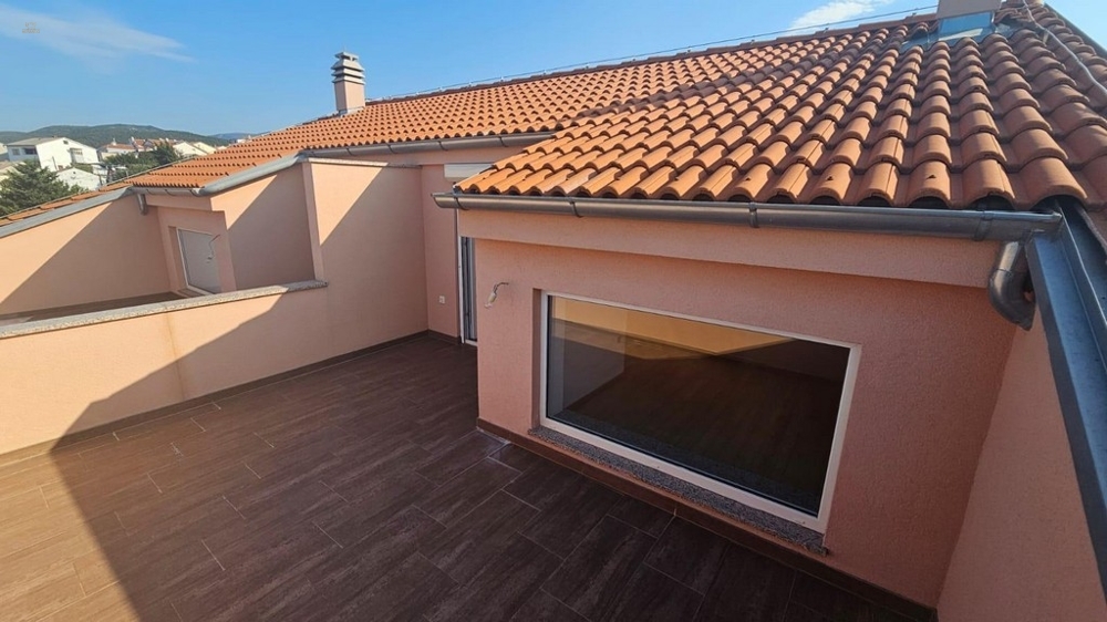 Thumbnail von Maisonettewohnung mit Dachterrasse und Panorama-Meerblick