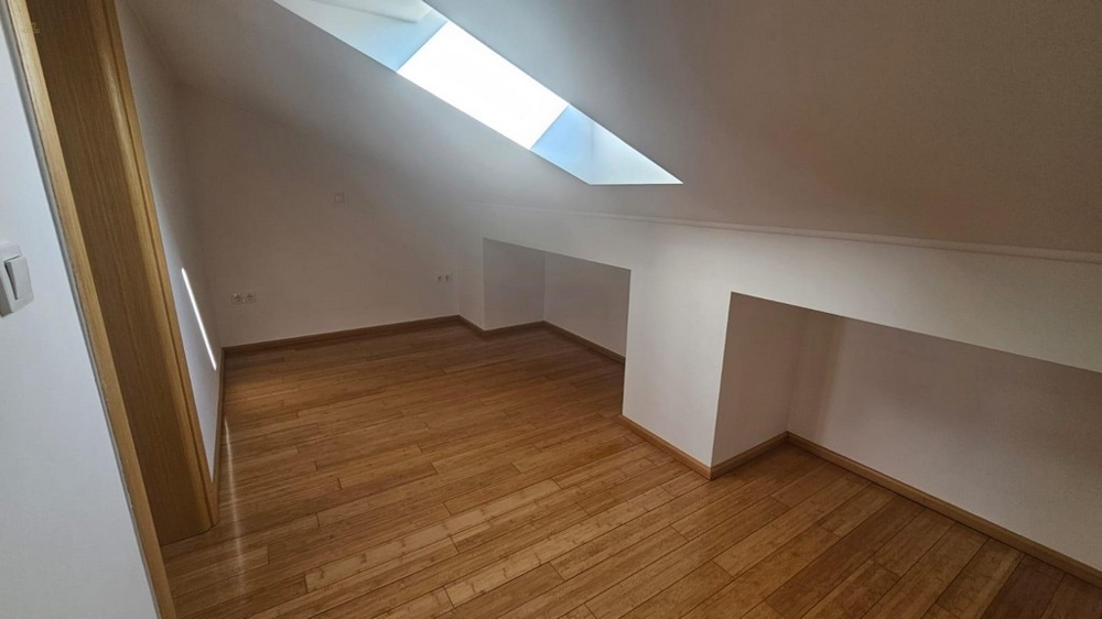 Thumbnail von Maisonettewohnung mit Dachterrasse und Panorama-Meerblick