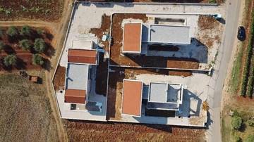 Thumbnail von Luxuriöse Villa mit Salzwasserpool und Blick auf das Meer