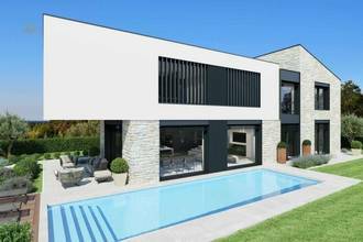 Thumbnail von Luxuriöse Villa mit Salzwasserpool und Blick auf das Meer