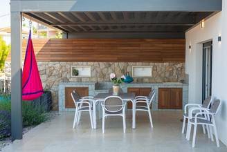 Thumbnail von Moderne Villa mit Stadt- und Meerblick