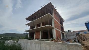 Thumbnail von Modernes Neubau-Appartement  im 1. OG + kleinere Ferienwohnung mit Garten und Pool im Erdgeschoss