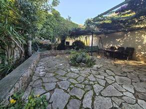 Thumbnail von Traditionelles Steinhaus mit großem Garten