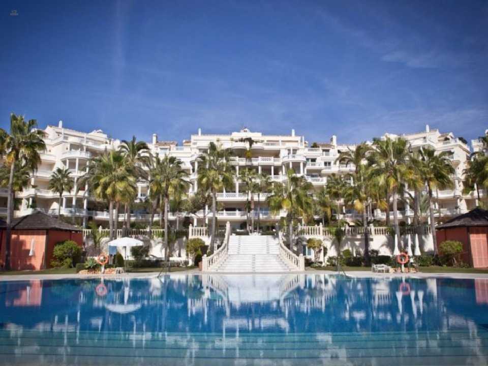 Luxus-Wohnung in New Golden Mile R2279477 