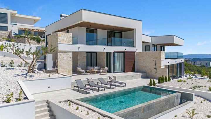 Moderne Neubau-Villa mit Swimmingpool und Panorama-Meerblick, Region Trogir