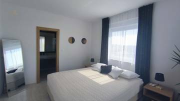 Thumbnail von Moderne Villa mit Swimmingpool und Meerblick