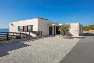 Thumbnail von Moderne Villa mit Pool, Meerblick und Garage