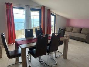 Thumbnail von Haus mit drei Wohnungen direkt am Strand