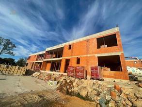 Thumbnail von Moderne Doppelhaushälfte mit Pool und Blick auf das Meer, Region Krk