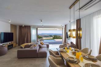 Thumbnail von Moderne Villa mit Pool und schönem Meerblick