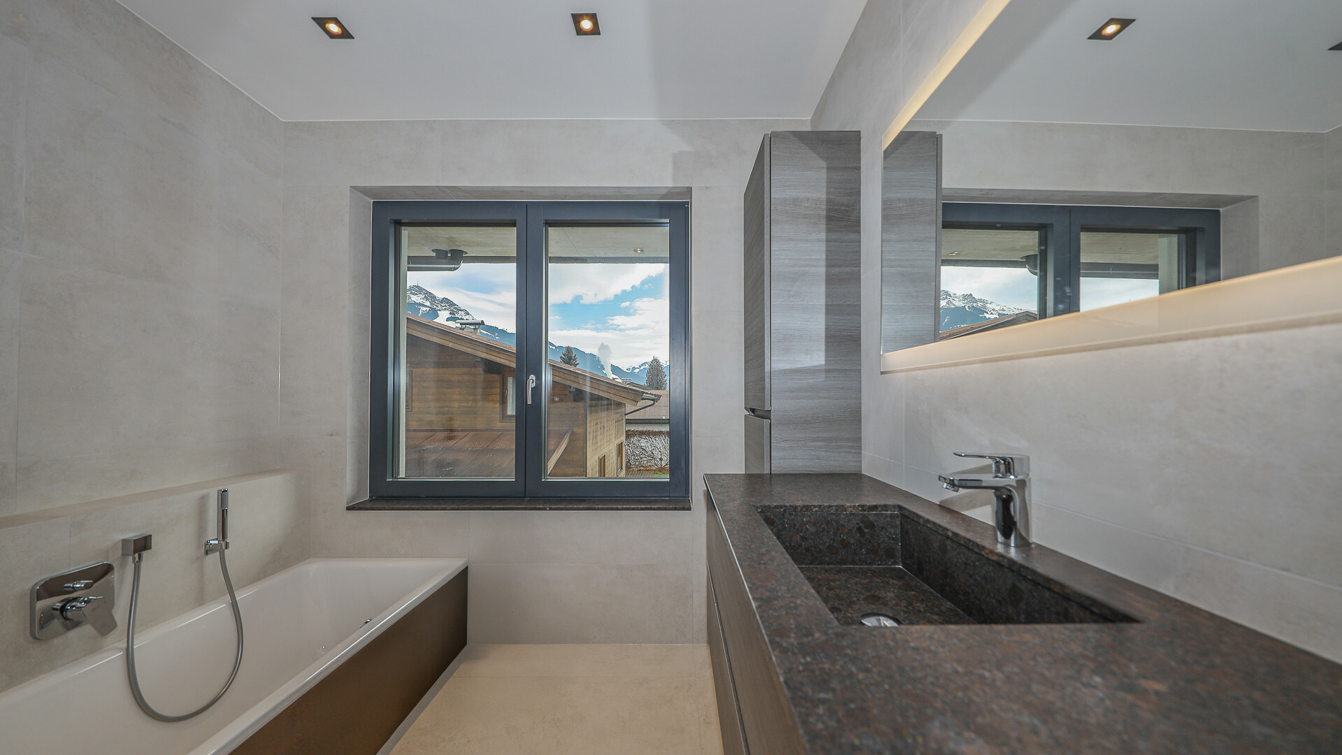 Thumbnail von Exklusiver Neubau mit 4 Wohnungen in sonniger Toplage