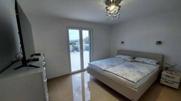 Thumbnail von Moderner Bungalow mit Swimmingpool