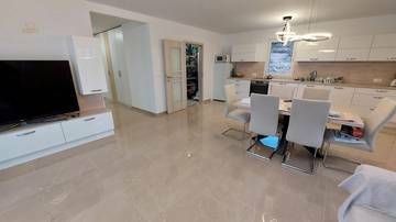 Thumbnail von Moderner Bungalow mit Swimmingpool