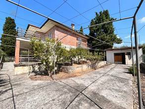 Thumbnail von Haus mit großem Garten nahe dem Meer