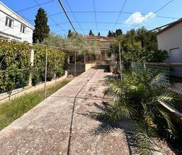 Thumbnail von Haus mit großem Garten nahe dem Meer