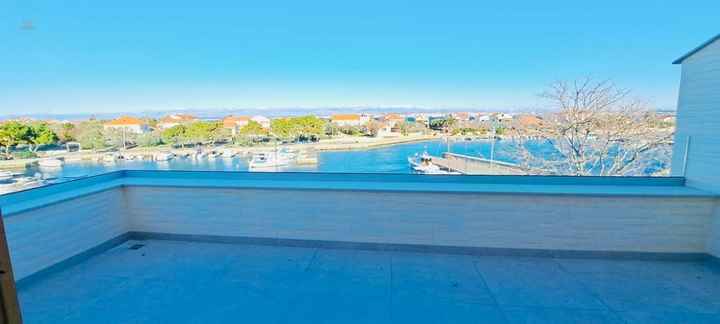 Appartements in der 1. Reihe zum Meer, Insel Ugljan