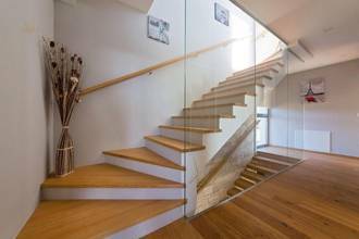 Thumbnail von Moderne Doppelhaushälfte mit Pool und Meerblick