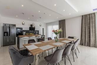 Thumbnail von Exklusive Luxusvilla mit Pool und Meerblick