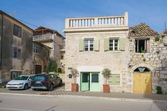 Thumbnail von Mediterranes Stadthaus mit Dachterrasse nahe dem Meer